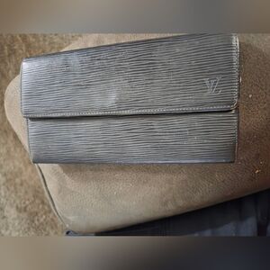 Louis Vuitton Textured Black Wallet